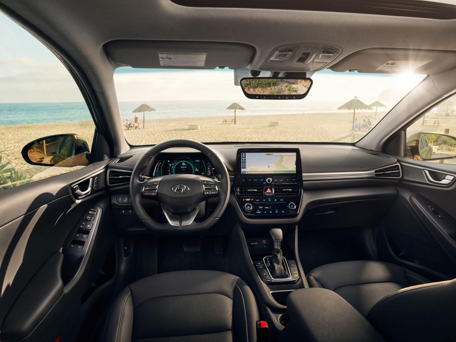 Торпедо Hyundai IONIQ Plug-in Hybrid (AE) 2019 года  (NA) (фото 7 из 7)